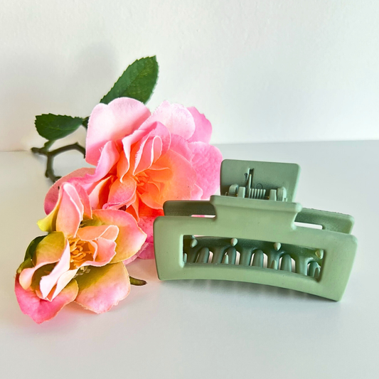 Close-up van rechte haarklip in groen