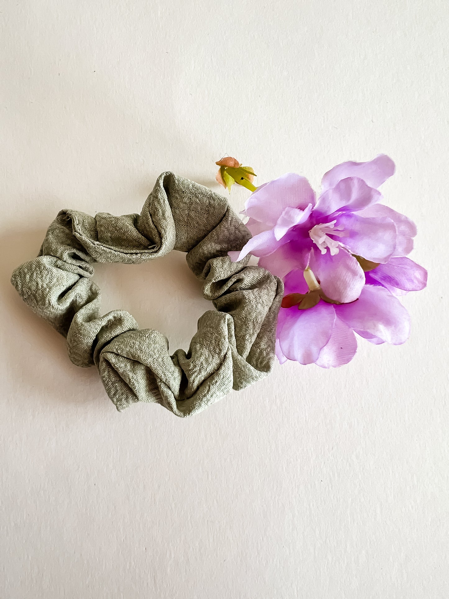 Oliva Scrunchie – Olijfgroen