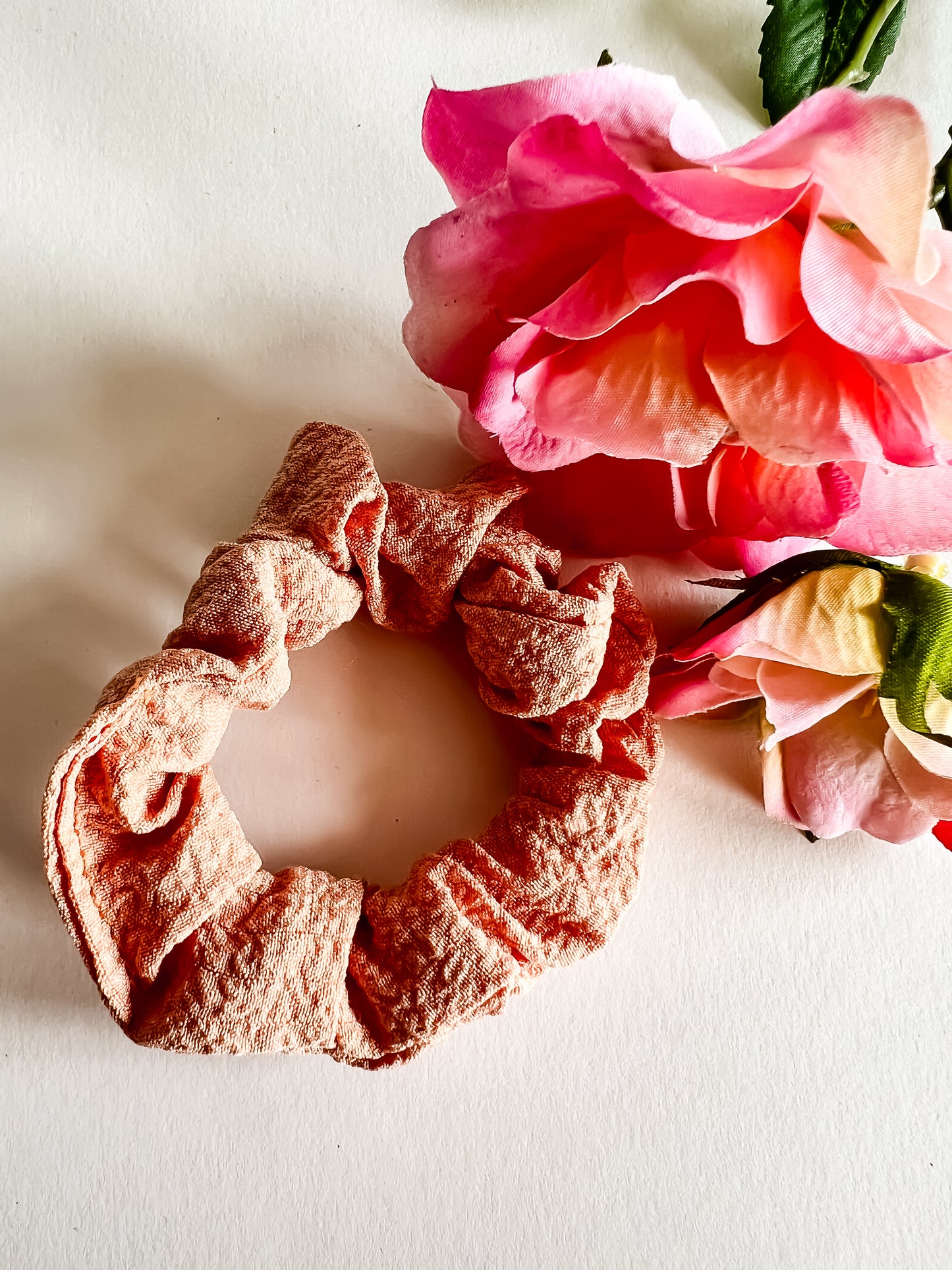 Luna Scrunchie – Zalmroze